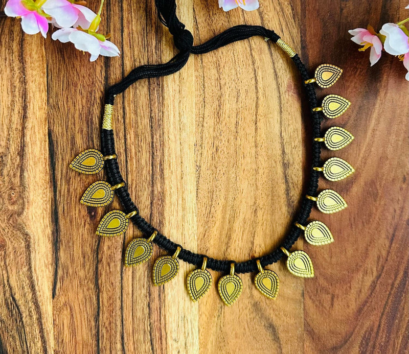 Gold Color Leaf Choker